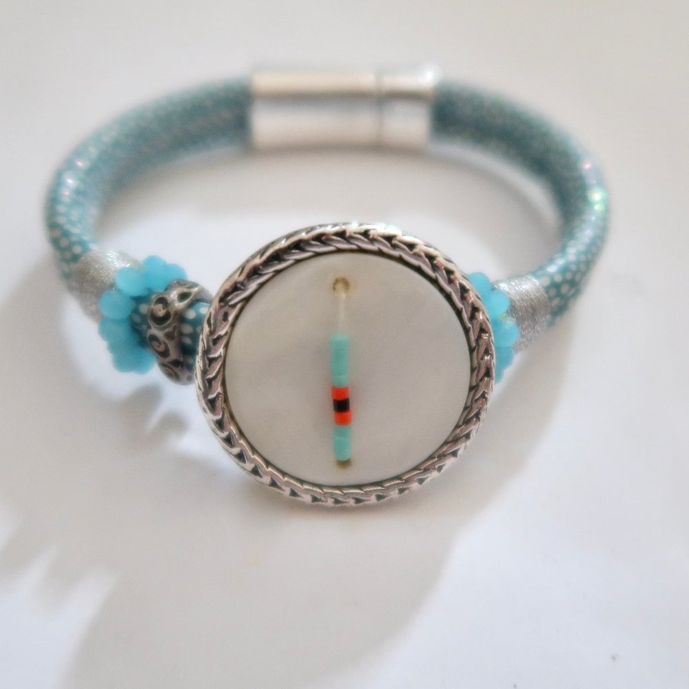 LAURA JANELLE Mother of Pearl bracelet